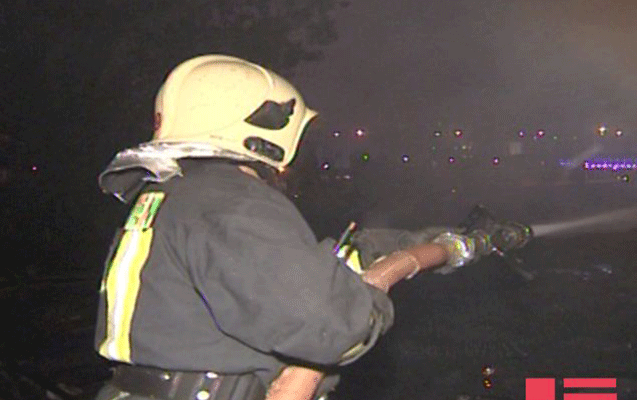 bakida-sirniyyat-sexinde-guclu-yangin-olub